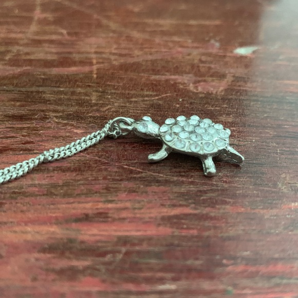 Silver Rhinestone Turtle 🐢 Necklace - Picture 4 of 4